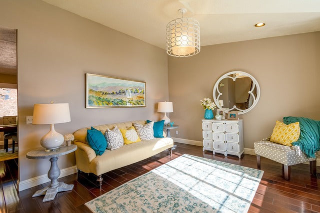 Hogyan válassz lerakóasztalt a nappali stílusához?